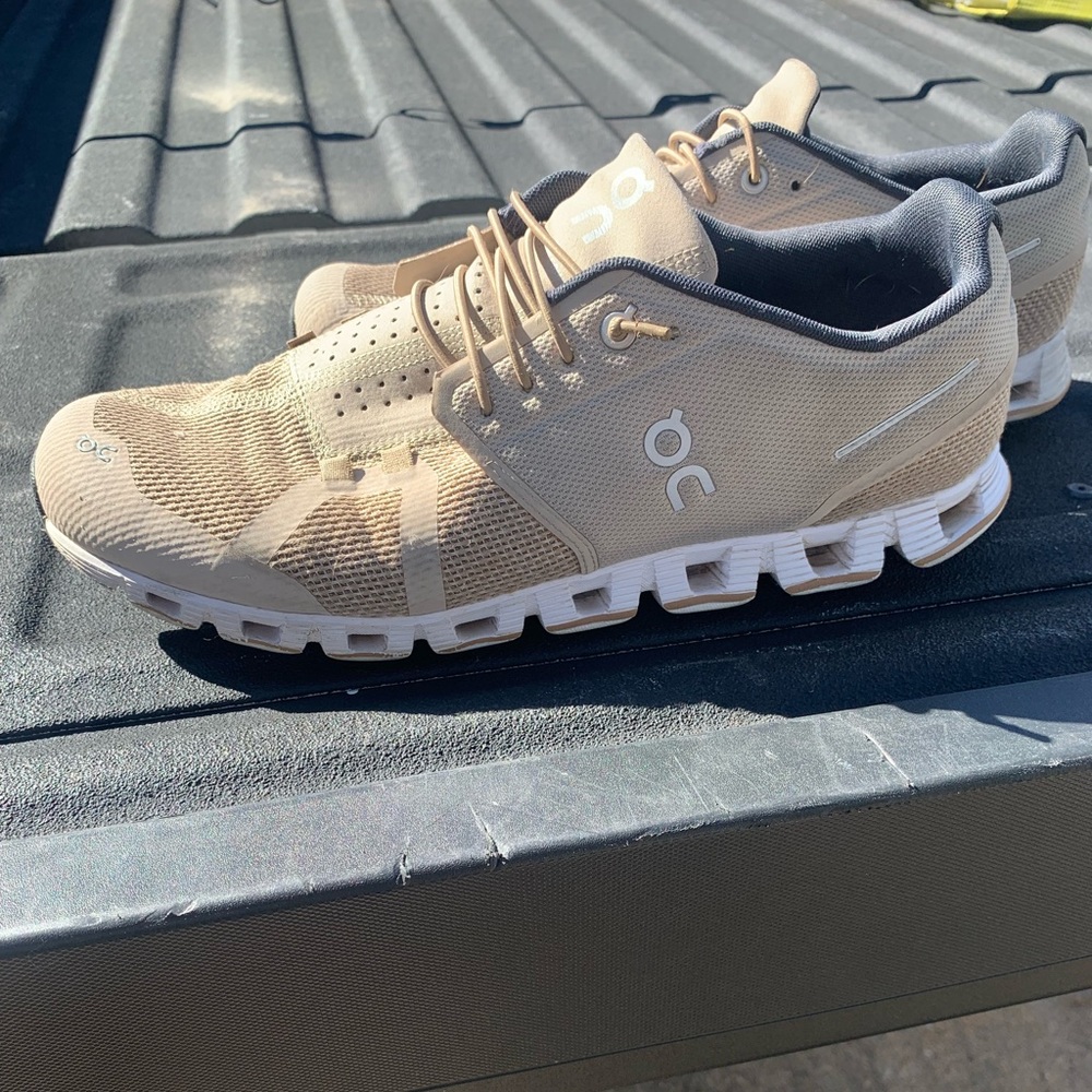 Excellent condition gym shoe On Clouds